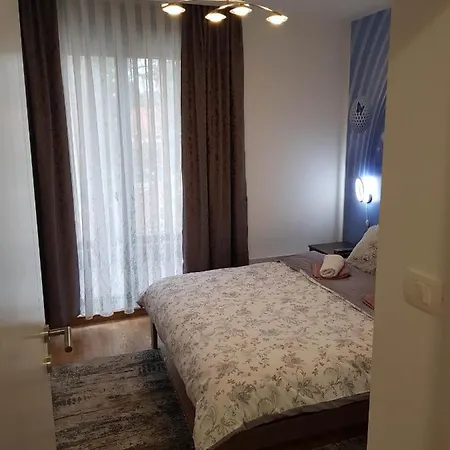 アパート Fenix *